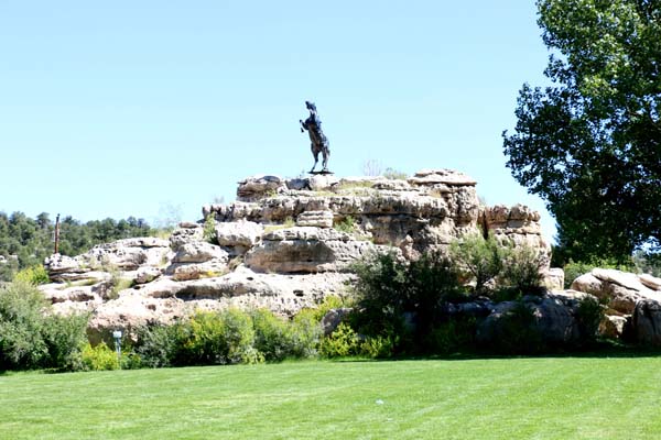 Horse statue with fountain